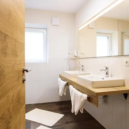 公寓式酒店 Madeleine Superior Inklusive Summercard 4*