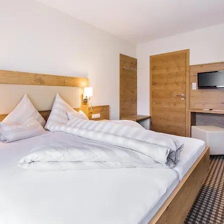 Madeleine Superior Inklusive Summercard מלון דירות 4*