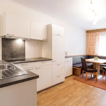 Madeleine Superior Inklusive Summercard מלון דירות 4*