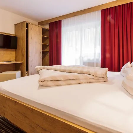 Apartahotel Madeleine Superior Inklusive Summercard 4*