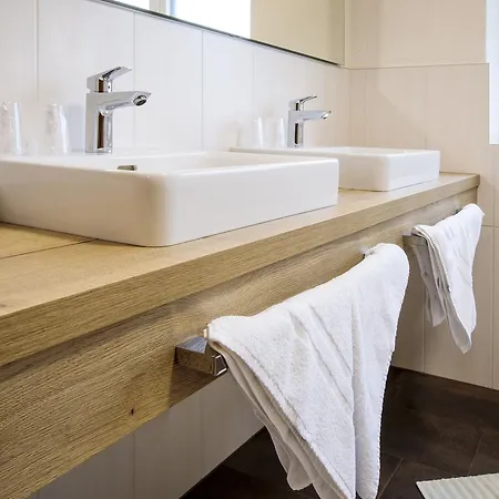 Madeleine Superior Inklusive Summercard מלון דירות זולדן